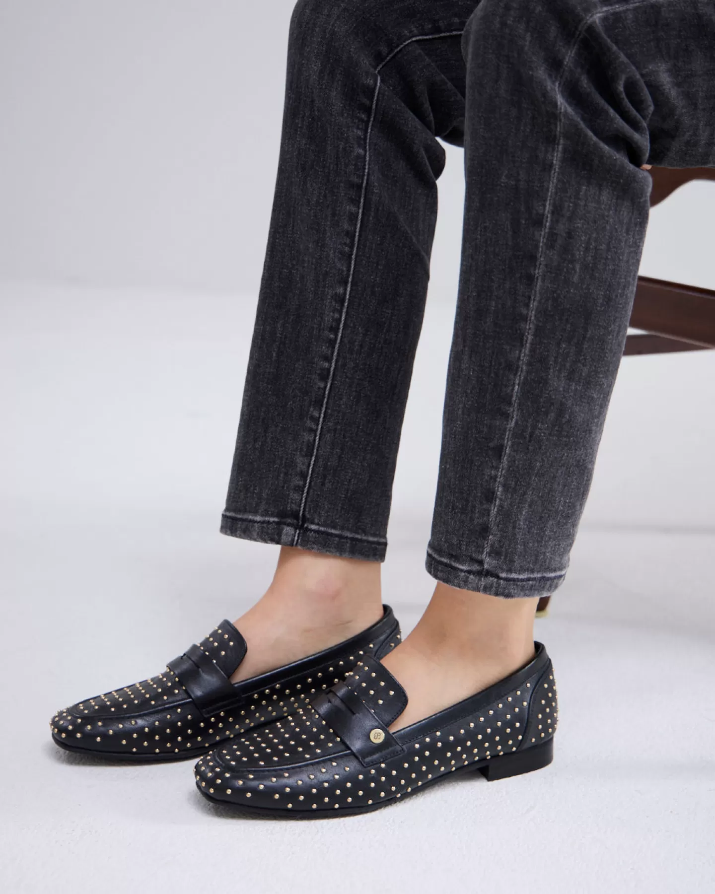 Schoenen>Summum Leren Loafers Gouden Studs Zwart