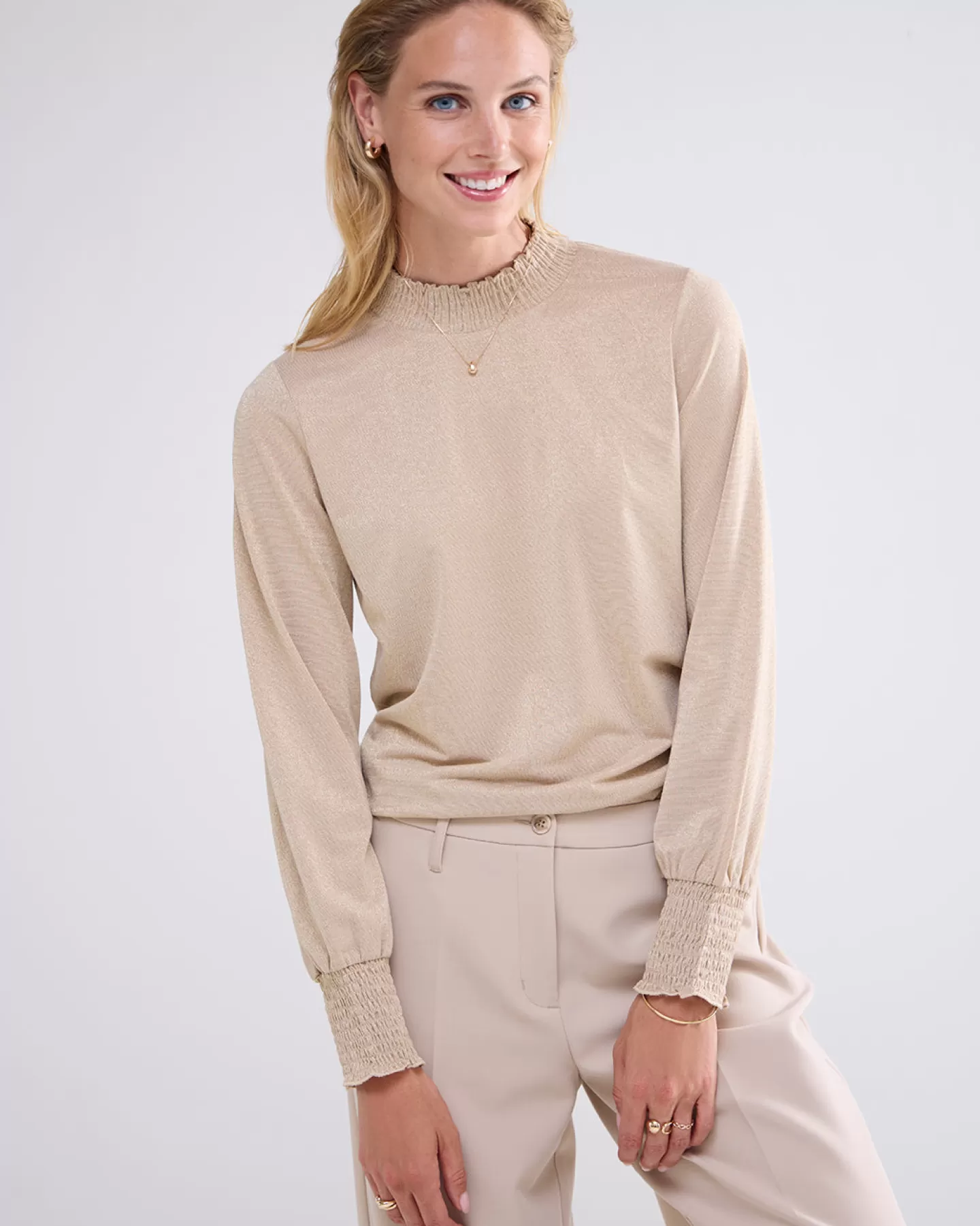 Tops & T-Shirts>Summum Top Metallic Crème